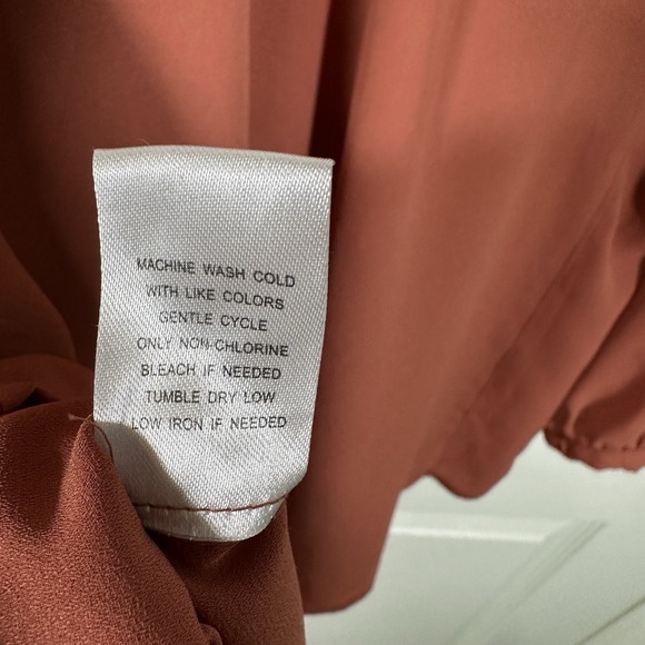 DR2 Blouse Large L Women's Rust With Navy Trim - Picture 7 of 12